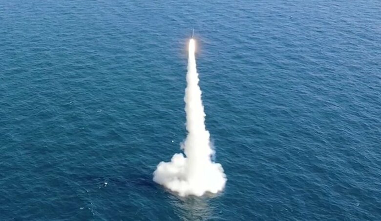 韓国の潜水艦発射弾道ミサイル玄武4-4(2021年9月15日)