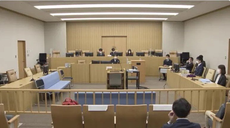 10月20日　福岡地裁廷内