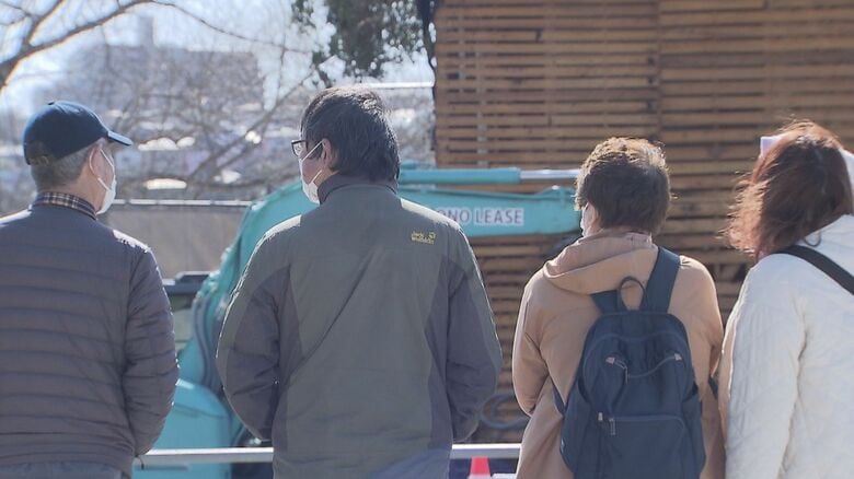 佐々木さんの住宅解体の日　親族も駆けつけた