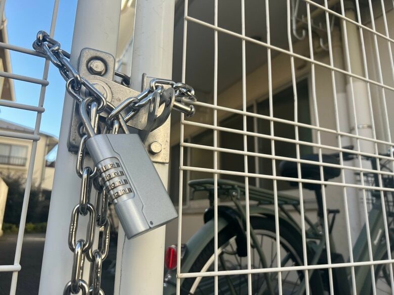 日大アメフト部の寮の入り口には鎖と鍵が　11月29日