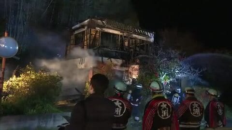 大洲市で住宅が全焼　焼け跡から１人の遺体 住人の高齢男性と連絡取れず【愛媛】