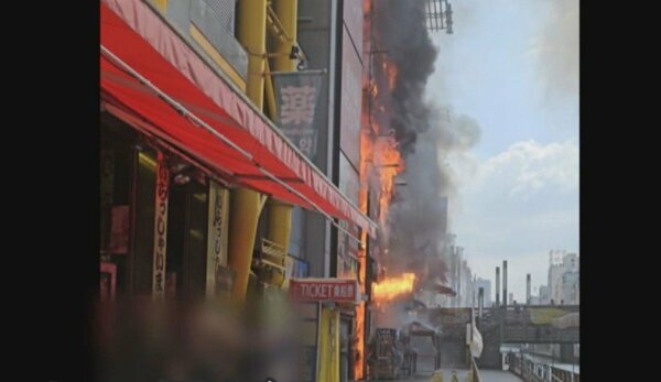 【映像独自入手】「1分ほどで火1階から上層階に」大阪ミナミ消防隊員2人死亡火災 ビル6項目の法令違反