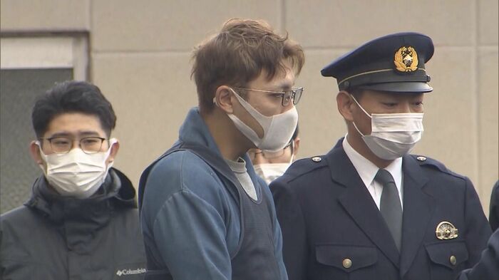 送検される松川雄太郎被告(27)