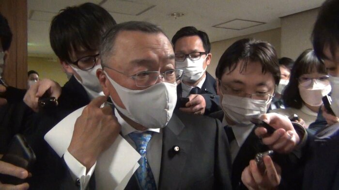 宮沢税調会長。この人も財政再建派。