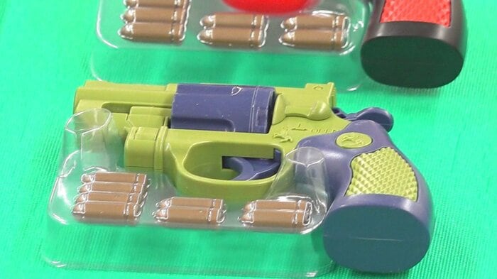 回収が進められているおもちゃの拳銃