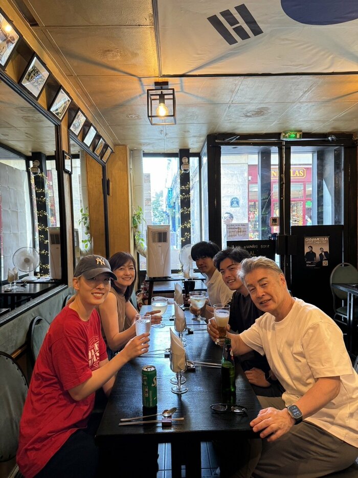 大会中に家族と食事も フランスで ※江村選手の父・宏二さん提供