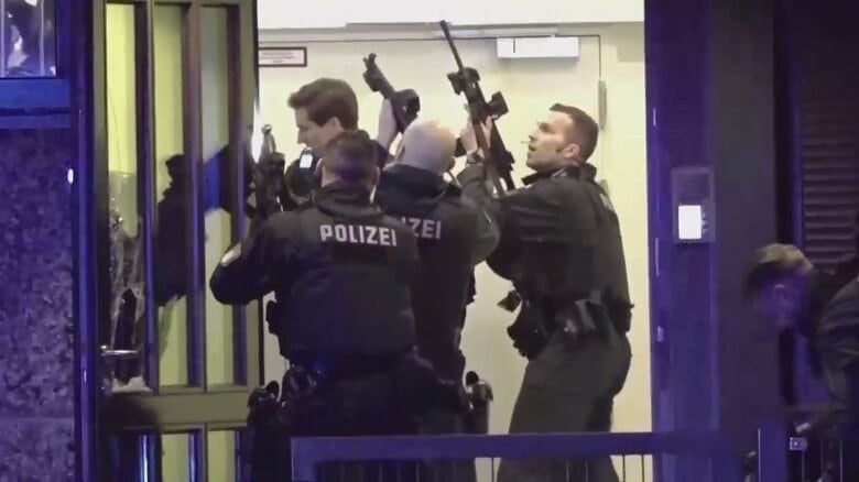 ドイツ「エホバの証人」施設で発砲事件…7人死亡　銃を撃ち込む様子がカメラに　ハンブルク｜FNNプライムオンライン