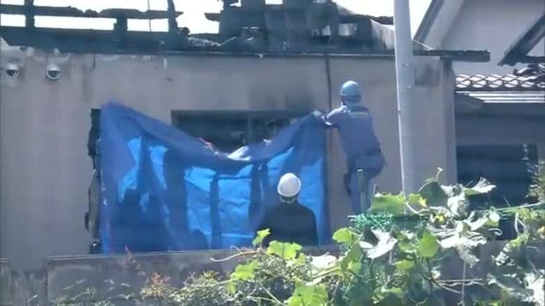 夫婦死亡の住宅火災　殺人も視野に捜査　妻の死因は頸部圧迫か、焼死の夫の首にも刃物の傷　秋田・潟上市｜FNNプライムオンライン