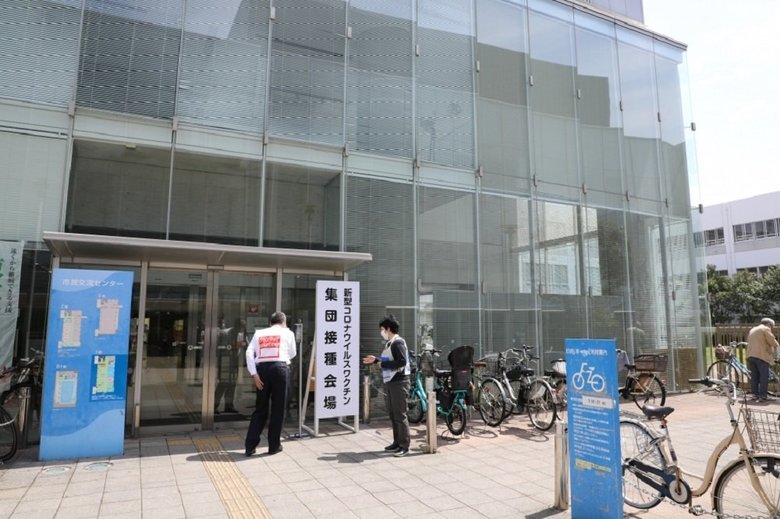 市民交流センター正面入口(20日リハーサル時)