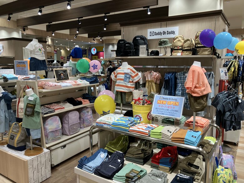 子供服売り場も展開