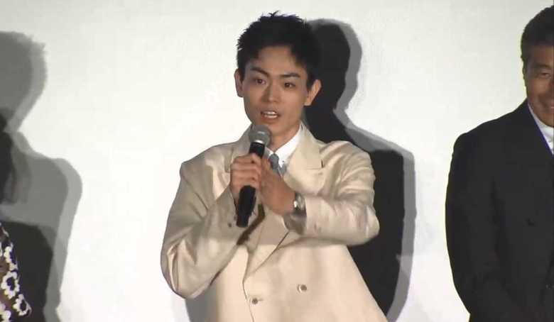「ごはんに一番合うのは…」菅田将暉の変人っぷり!?に浜辺美波・柄本佑もどん引き