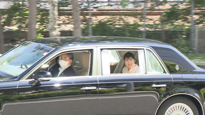 大阪市内の沿道で多くの人から歓迎を受けられる愛子さま