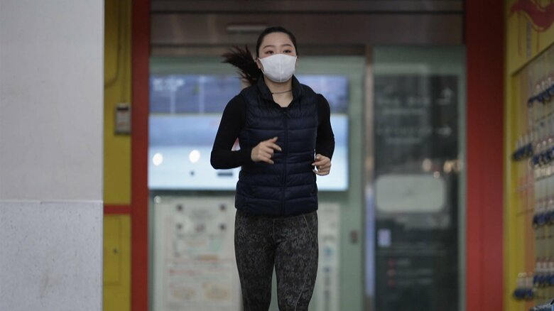 ウォームアップをする樋口