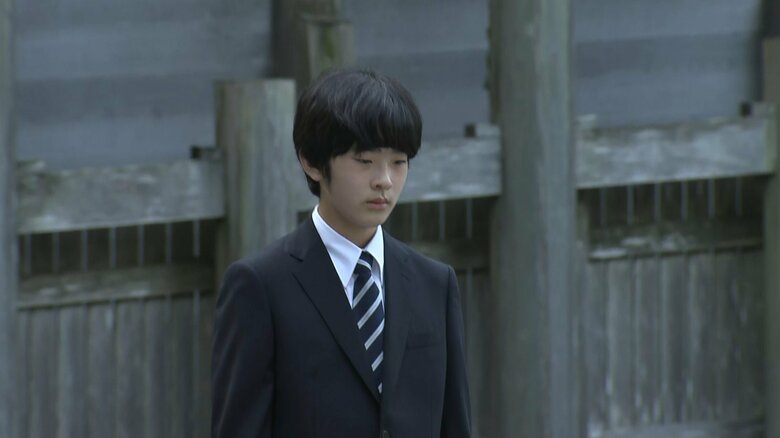 伊勢神宮「内宮」を参拝される悠仁さま