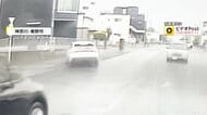 【▶動画はこちら】「直前に異変…変な運転だった」通学路の交差点にノーブレーキで…左折直後にポールに突っ込む車 神奈川・秦野市