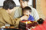 “誤飲”や“やけど”の可能性も！乳幼児の帰省先での事故に要注意…普段と違う環境で双方の対策を消費者庁に聞いた