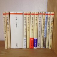 12冊の本に隠された誕生日サプライズ…その意味に気づいた古本屋さん店主は感激