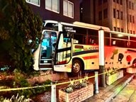 【速報】神戸市で空港リムジンバスがビルに突っ込む事故　運転手・乗客の計９人けが　