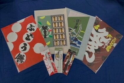 香川の名物菓子のパッケージが文具に…高松市の企業がボールペンやクリアファイル発売【香川】