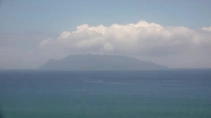 口永良部島　噴火警戒レベル２に引き上げ　火山性地震が増加
