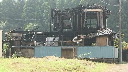 家族4人と連絡取れず　「空が真っ赤になるぐらい燃えた」未明に住宅全焼　焼け跡から4人の遺体　千葉・八街市