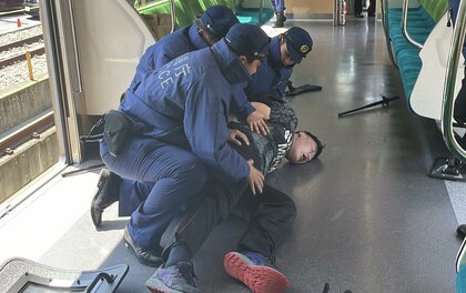 電車内での切りつけや放火を想定した訓練を実施　2021年には京王線刺傷事件も発生　警視庁