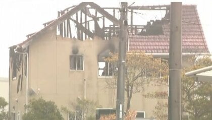 火災現場に血まみれの40代男性　死亡確認　首に切られたような傷　殺人事件とみて捜査　広島・東広島市