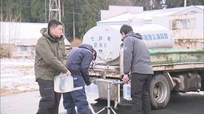 「“3.11”を彷彿とさせるような…」青森で最大震度6強の地震 水道管の破裂で断水が発生し給水所へ住民ら次々と