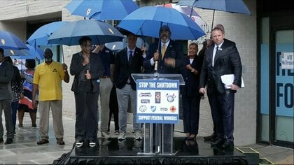 「給料が支払われないのは残酷」予算失効で閉鎖の一部米政府機関　労組が一日も早い再開求め会見