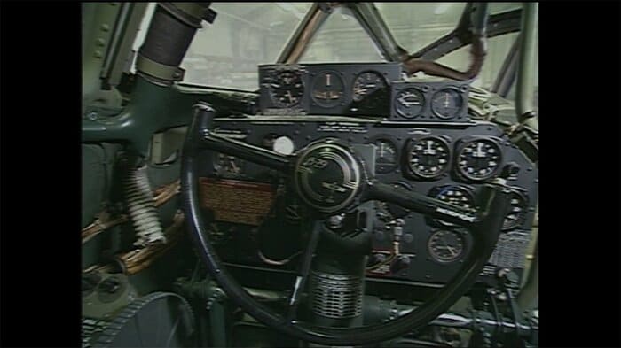 復元された「エノラ・ゲイ」の操縦桿(1990年当時)