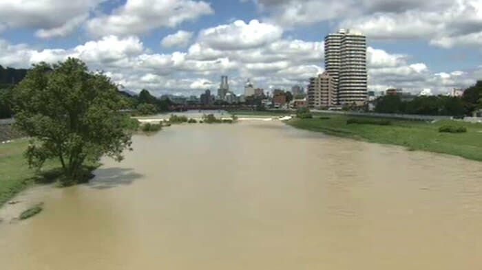 台風10号により仙台市を流れる広瀬川も増水