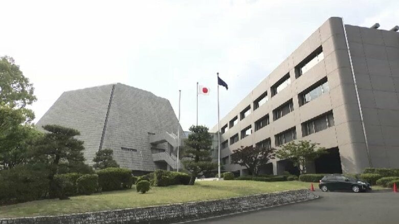県議の「議員バッジ」見直し　18金から金メッキに　金価格高騰で経費節減　見積もり総額は3000万円超から200万円程度に　福岡｜FNNプライムオンライン