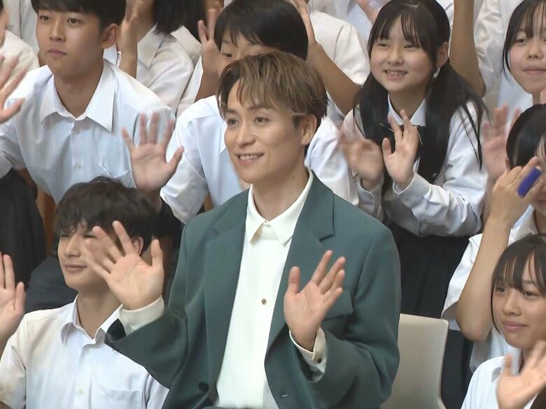 EXILEのTETSUYAさんが中学生にダンスの楽しさ伝える 監修した教材DVDを9月から松阪市内の中学校で活用へ｜FNNプライムオンライン