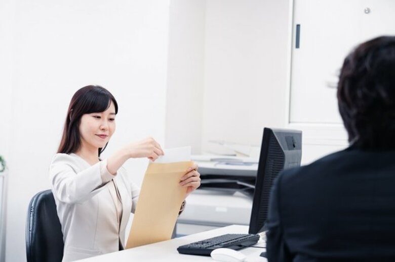 女性管理職・女性役員の割合、ともに過去最高も上昇幅はやや鈍化 男性育休取得率は2年で8.6ポイント増 中小企業では人的余裕のなさがネックに
