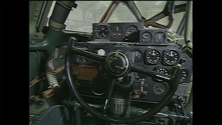 復元された「エノラ・ゲイ」の操縦桿(1990年当時)