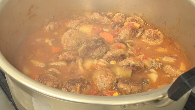 歌代さんが育てたトマトを使用した煮込みハンバーグ