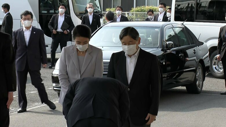 26日午後、倉敷市真備支所に到着された両陛下