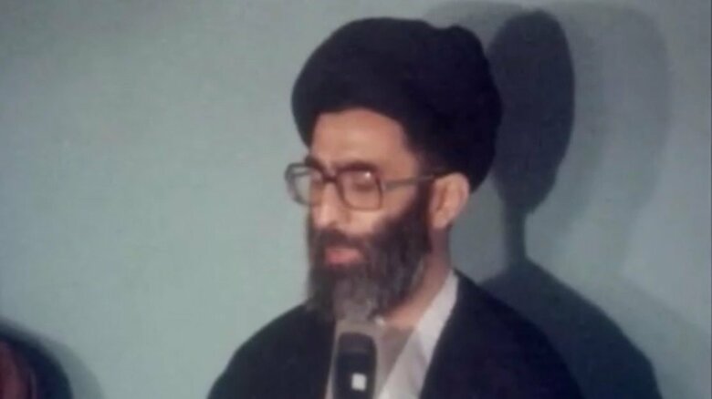 大統領時代のハメネイ師（1981年）