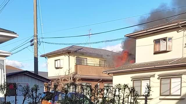 「建物の２階から煙」亘理町の住宅で火災 ２階建て住宅の一部焼く 住人全員の無事を確認〈宮城〉