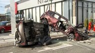 【速報】「車が飛んできた」自動車販売店に乗用車が突っ込み展示車に衝突するなど9台からむ事故 群馬・前橋市