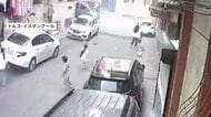 子どもたちは寸前で直撃回避　屋根落下の瞬間　突然の嵐で被害相次ぐ　トルコ・イスタンブール
