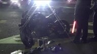 交差点でオートバイと乗用車が衝突　バイク男性（20）意識不明の重体　右折乗用車の注意不足か　広島