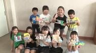 夏休み　学ぶ鹿児島の子どもたち（２）夏休みの小学生　廃材使い小さな“家”づくり
