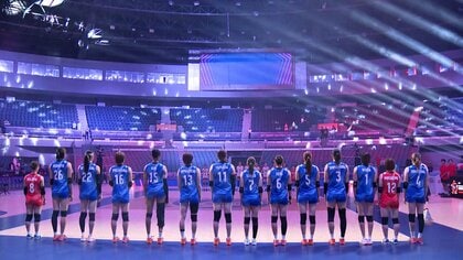 女子日本代表ベトナム下し決勝T進出　秋本選手チーム最多得点　解説の母・大友愛さん「今後も期待したい」　バレーボールアジア選手権