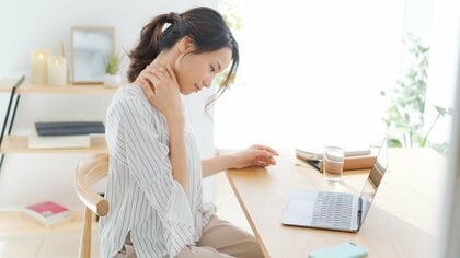 「YouTubeのストレッチ動画をまねても…」デスクワークの人に必要な“伸び”は？筋肉のつながりがわかると身体の不調が改善！