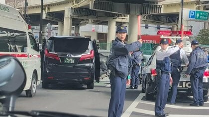 ハイヤーに乗っていた0歳の赤ちゃん含む男女5人搬送　信号無視か？乗用車がハイヤーと衝突し横転　東京・港区