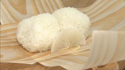 おにぎりを包んだらなんとも美味しそう♪　抗菌効果もあって衛生的　懐かしさ感じる「経木」を世界へ発信