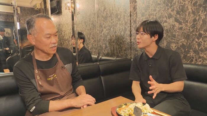 店主の石田さんと秦アナ