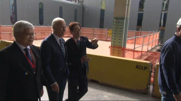 台湾企業の工場建設地を視察するバイデン大統領(アリゾナ州)