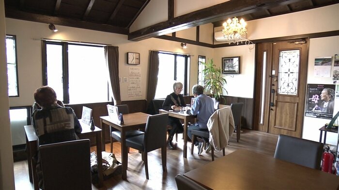 カフェ ぺんたとにっくの店内